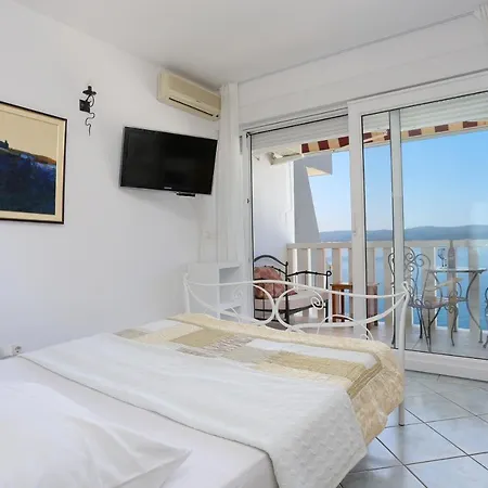Apartment Lokva Rogoznica 13226a Omis
